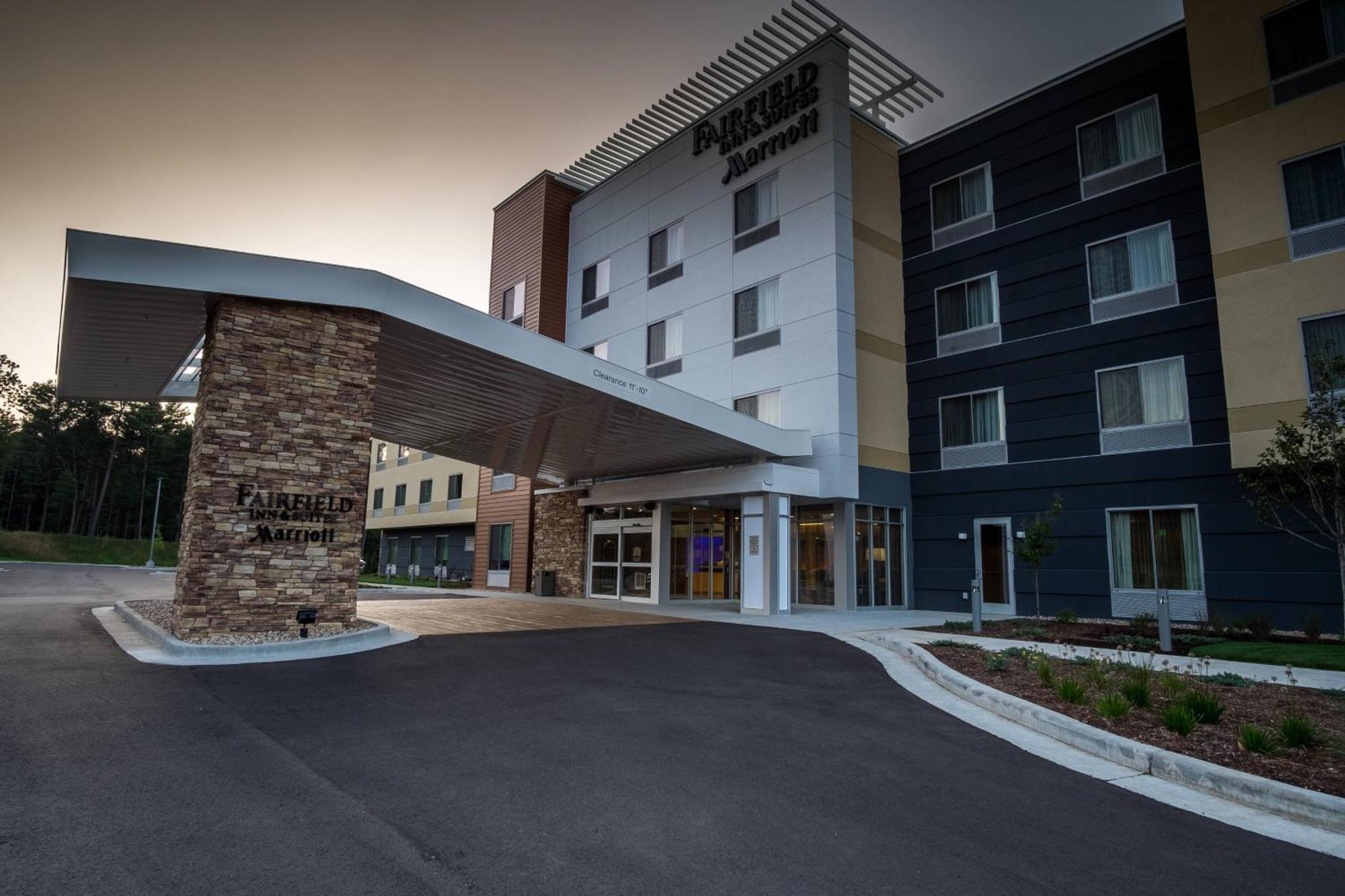 Fairfield & By Marriott Wisconsin Dells 3*